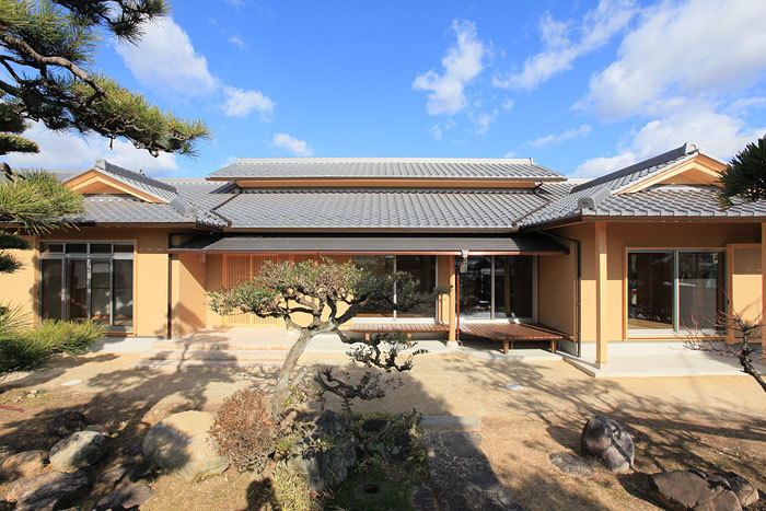 伝統的な和風建築の外観　愛知県春日井市の平屋　施行事例